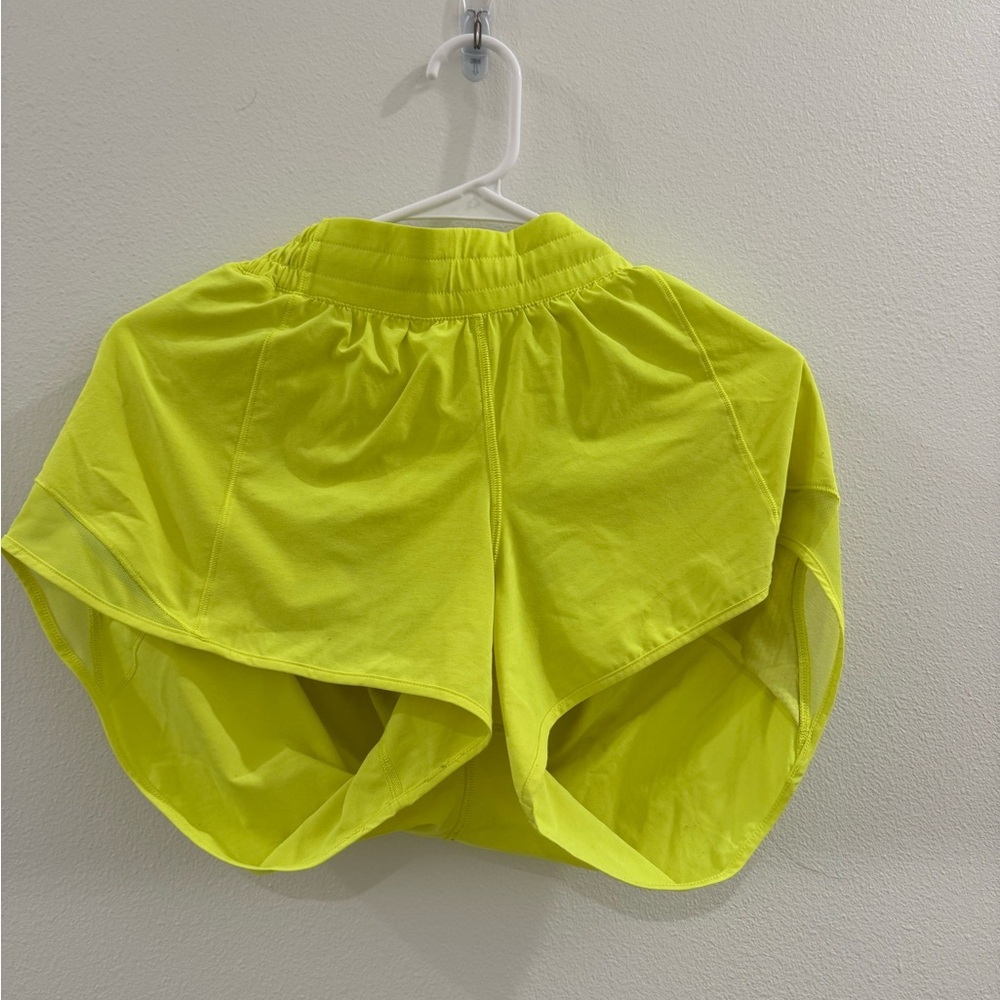 lululemon hotty hot 4 inch shorts